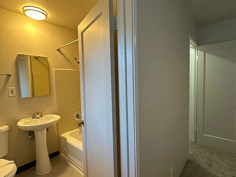 2508 L Street Classic Midtown Living — Photo 47