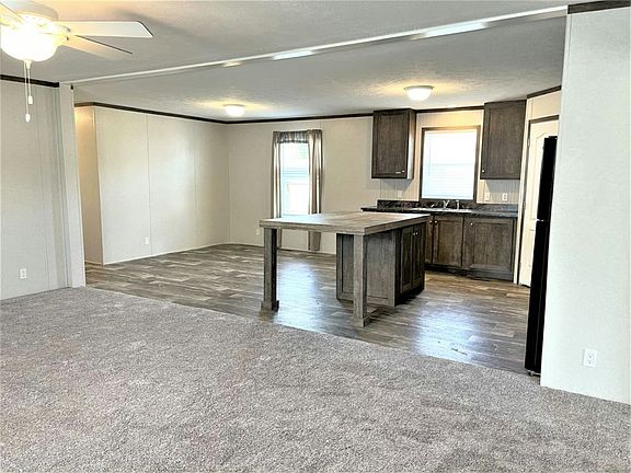 3rd image of 402 Daren Dr