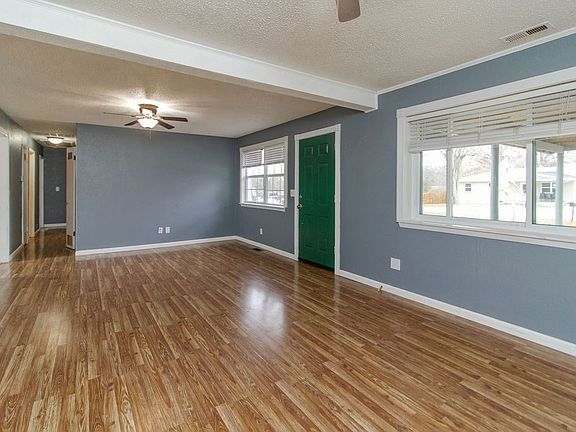 5th image of 149 E Terry St