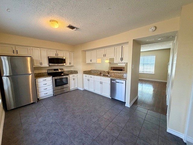 1st image of 716 W Mulberry St APT 1C