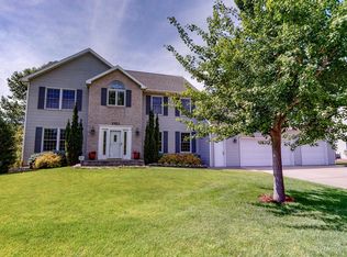 2921 Stonegate Ct SW, Rochester, MN 55902