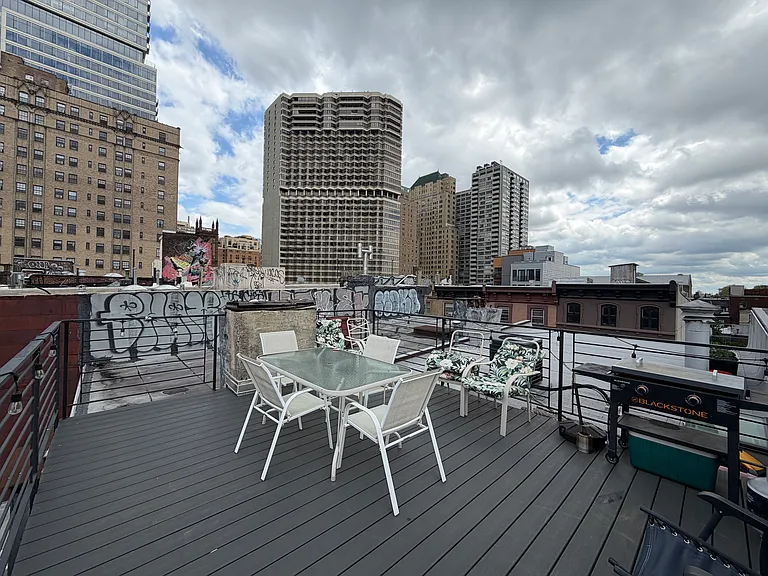 2023 Walnut St #3F — Photo 14