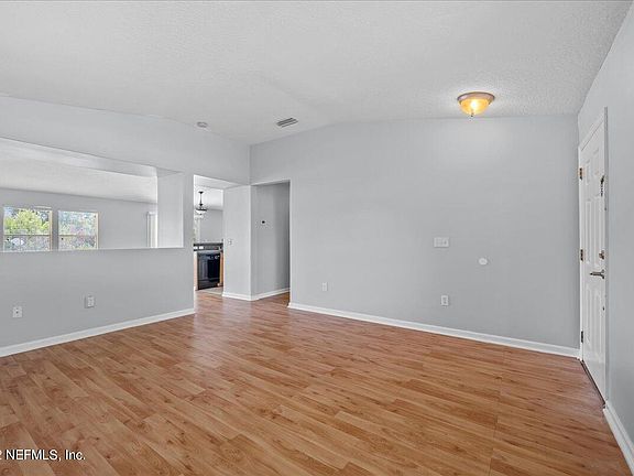 5th image of 11610 BRIAN LAKES Drive N