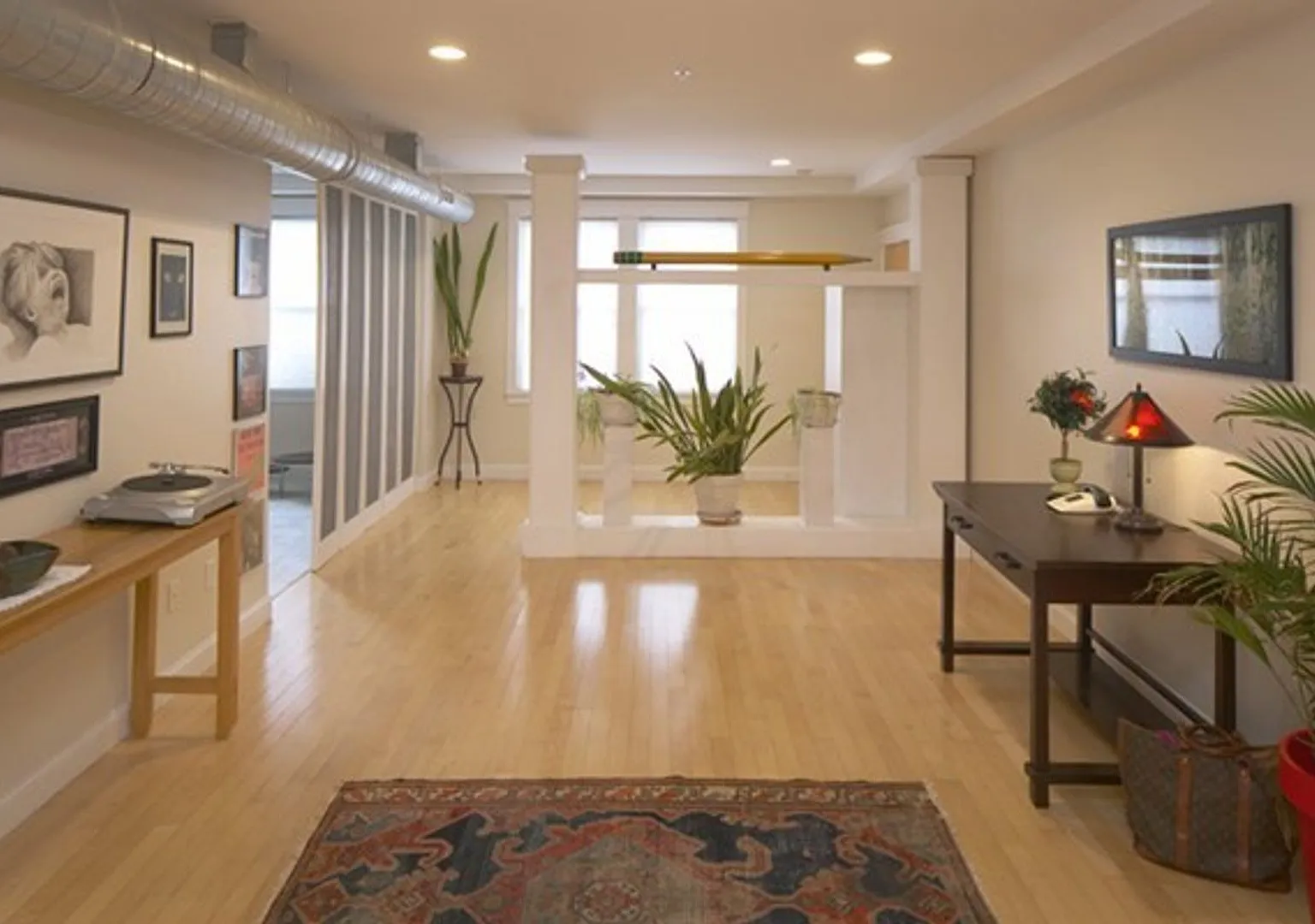 Somerville 2 BD 2 BATh Gem Available 9/1 — Photo 1