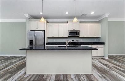 5th image of 928 Hillside Ave #10678211