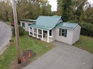 8833 Armitage Rd, Athens, OH 45701