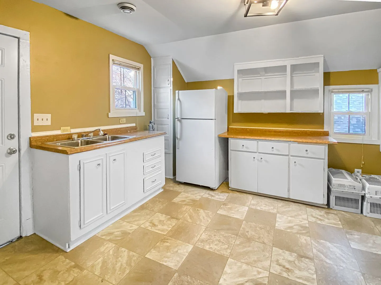 2 bed, 1.0 bath, 800 sqft, $1,250 — Photo 2