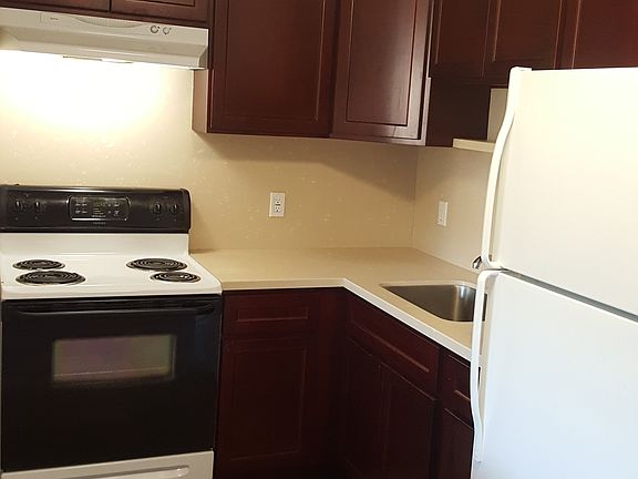 5th image of 950 Antoinette Ln APT 29