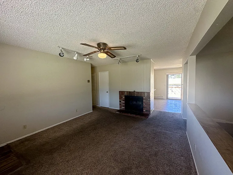 366 W Tamarack Ln — Photo 9