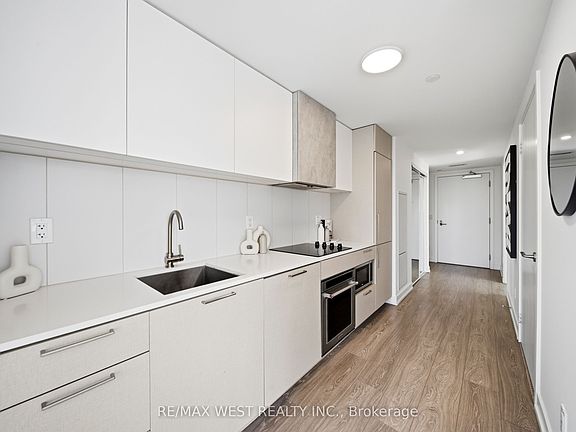 4th image of 19 Western Battery Rd #2107