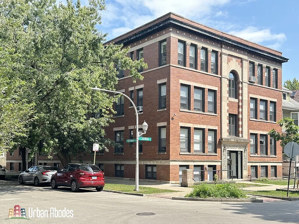 3 bed, 1800 sqft, $3,700 — Photo 1