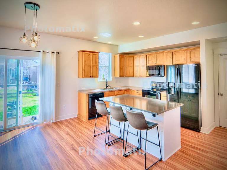 457 Noquet Ct — Photo 3