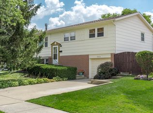9003 W 92nd St, Hickory Hills, IL