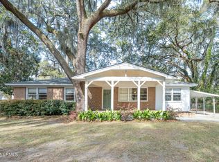 510 Center Dr W, Beaufort, SC 29902