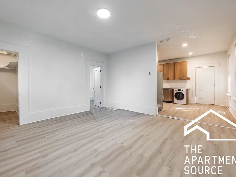 2301 N Leavitt St #1 — Photo 7