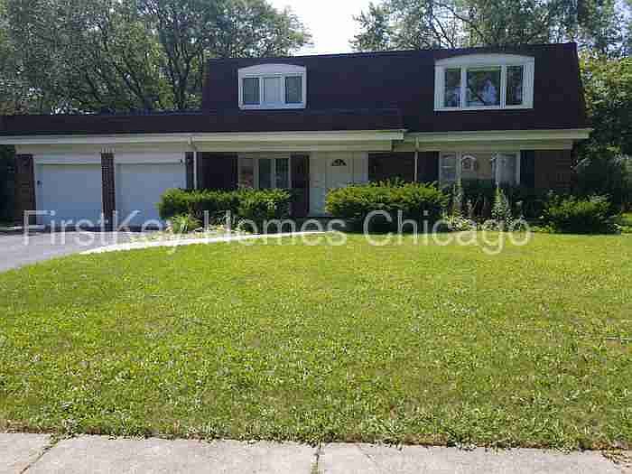 2nd image of 2916 Scott Cres