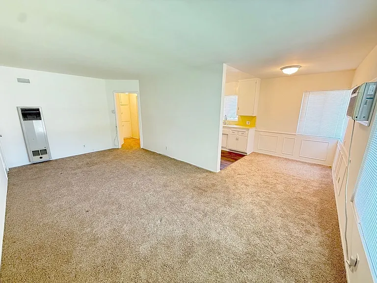 200 E Dryden St — Photo 2