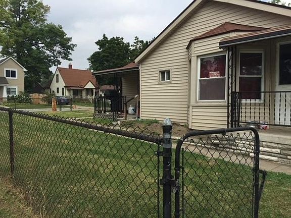 2nd image of 23704 Cayuga Ave
