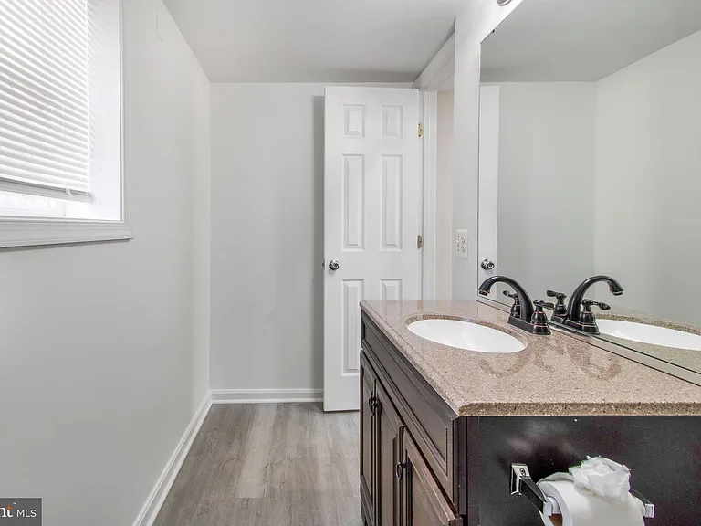 7602 Mezmer Ln — Photo 14