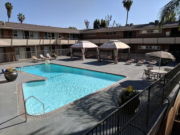 Terraces at South Pasadena Apartments — Photo 41