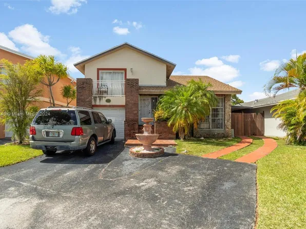 977 NW 106th Avenue Cir, Miami, FL 33172