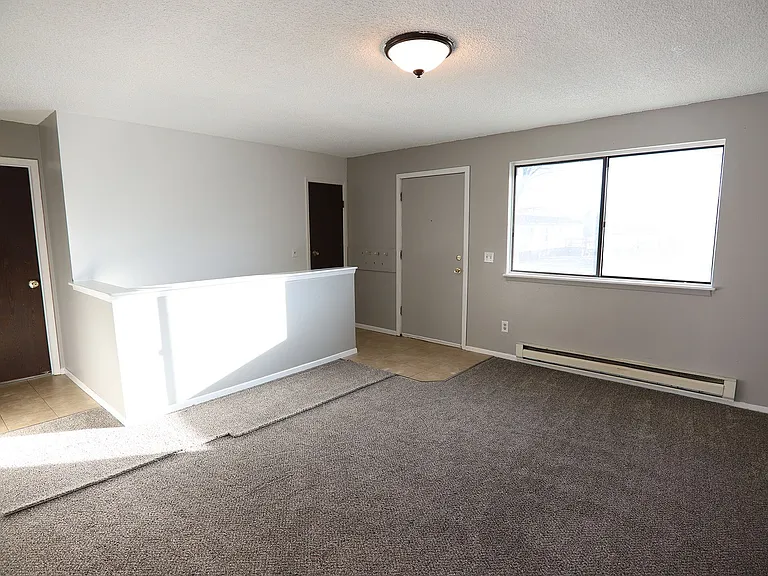 713 Halbert St — Photo 5