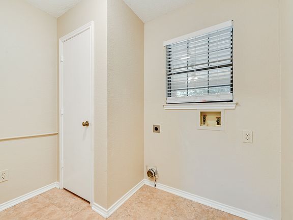 5th image of 2 Alamosa Dr