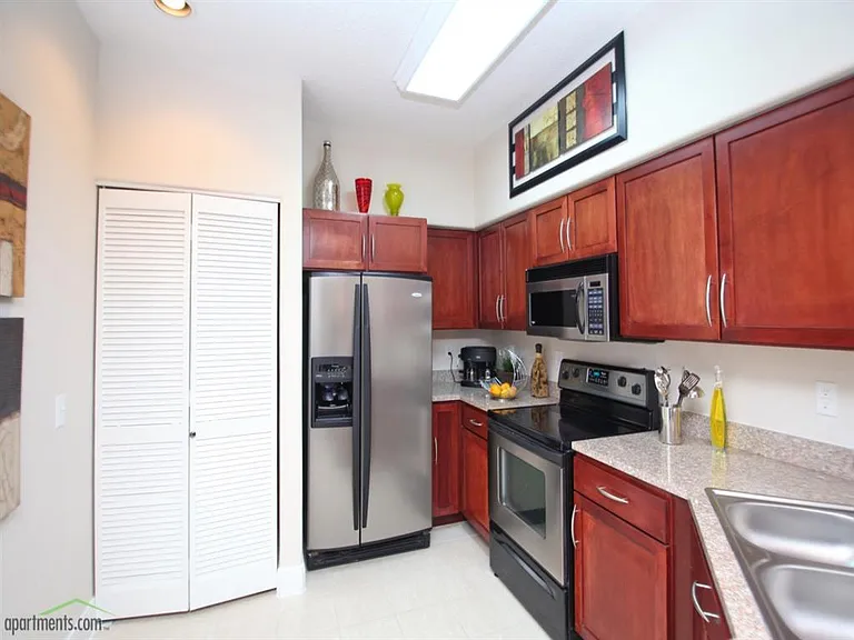 San Brisas Apartment Homes — Photo 43