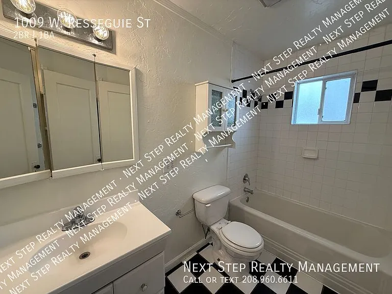 1009 W Resseguie St — Photo 9