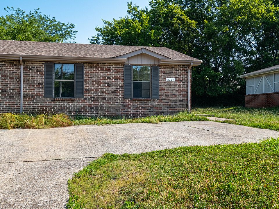 1st image of 3709 Village Trl