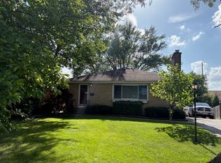 136 Walton St, Barrington, IL 60010