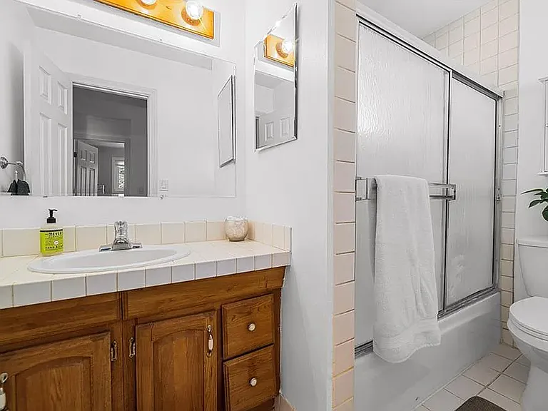 738 Kiener Dr #B — Photo 7