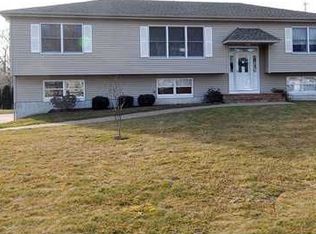 14 Lovat Ln, Westerly, RI 02891