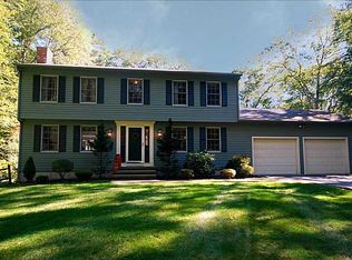92 Parkside Dr, West Greenwich, RI 02817
