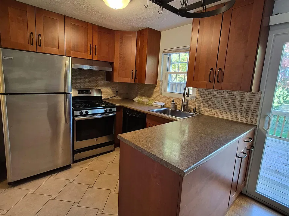 1 Fieldstone Dr #1