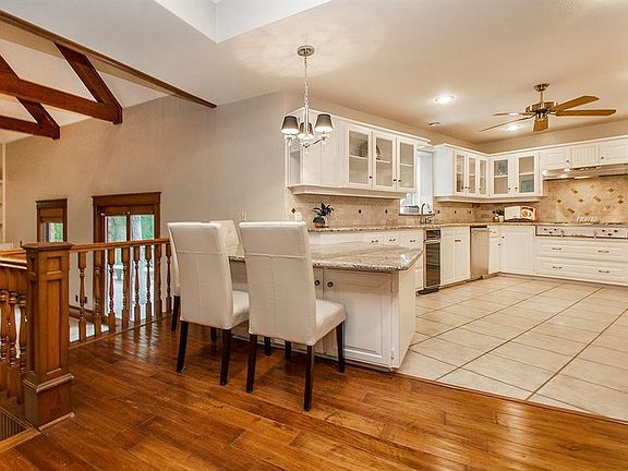 3rd image of 791 Timberwood Ln