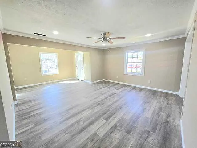 3 bed, 2.0 bath, 1412 sqft, $1,799 — Photo 2