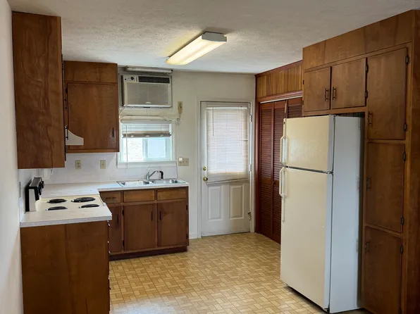 (undisclosed Address), Hudson, NC 28638