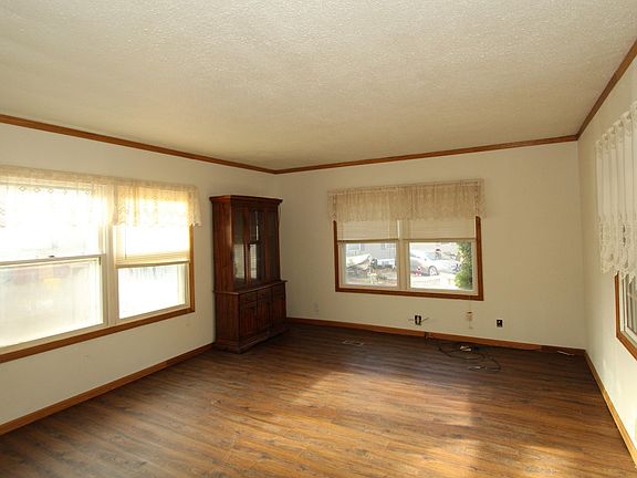 5th image of 2408 25th St Lot 20
