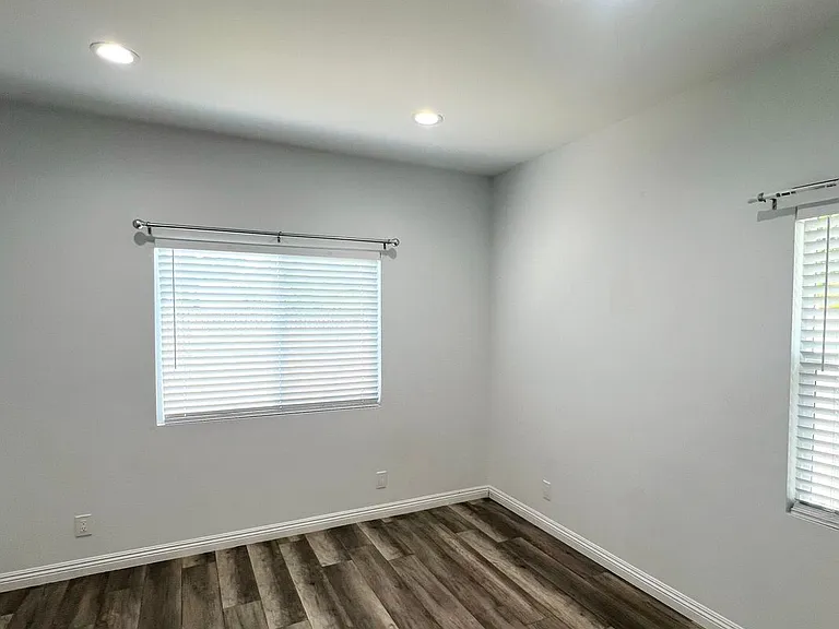 1830 W Bernardy Pl #B — Photo 11