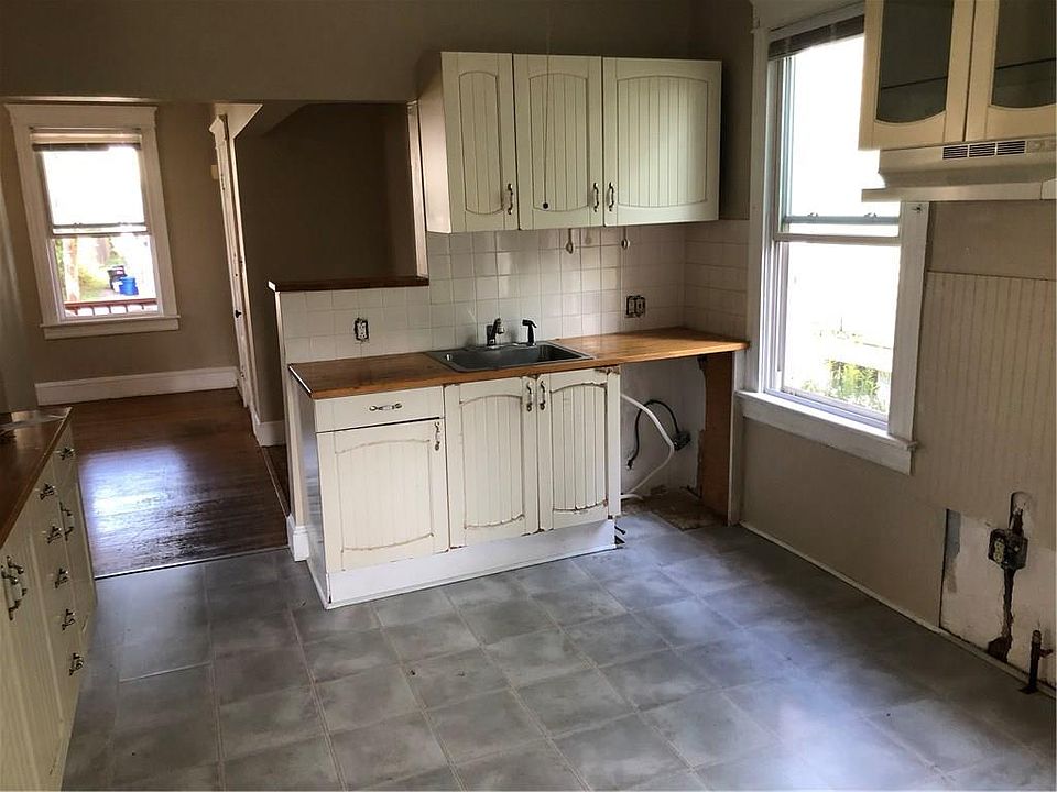 2nd image of 100 Clay St