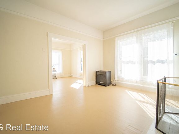 2nd image of 514 33rd St #514