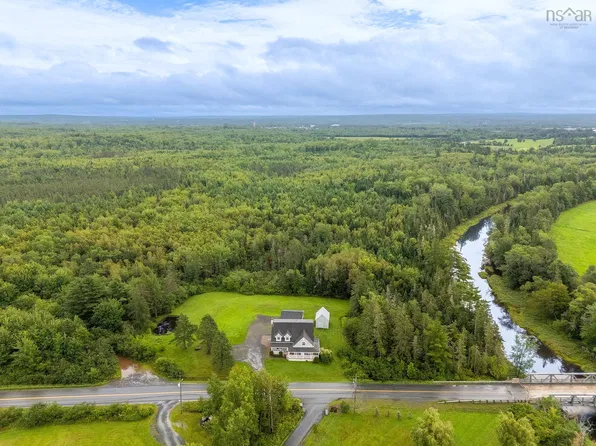 154 Garden Rd, Belnan, NS B2S 2N3