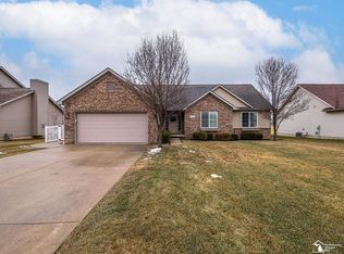 778 E Sweet Briar Ln, Monroe, MI 48161