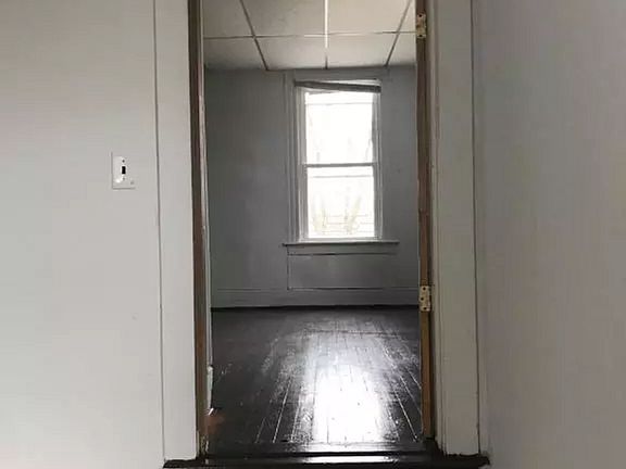 4th image of 2107 Park Ave #5
