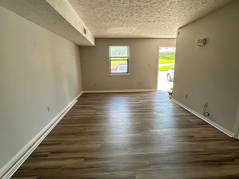 1041 Kendrick Creek Rd — Photo 3