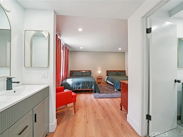 1500 Country Club Dr — Photo 26