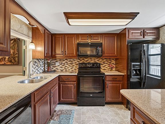5th image of 2302 Sunrise Blvd #208