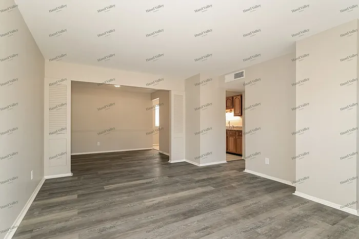 2404 Burchard Dr — Photo 5
