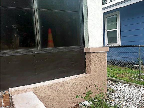 5th image of 118 W DREW STREET